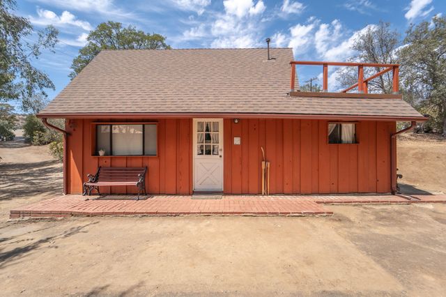 44452 Dinely Dr Drive, Three Rivers, CA 93271