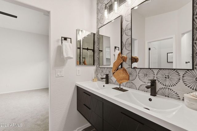 1295 E Estelle Lane, San Tan Valley, AZ 85140