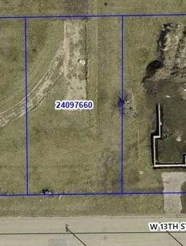 909 W 13th Street, Vinton, IA 52349