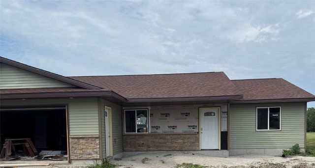 909 W 13th Street, Vinton, IA 52349