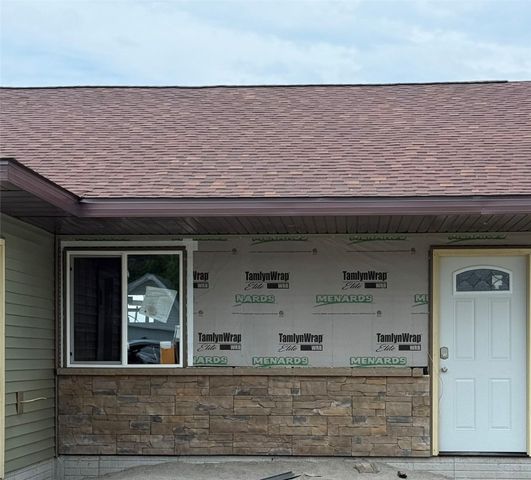 909 W 13th Street, Vinton, IA 52349