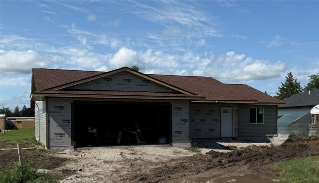 909 W 13th Street, Vinton, IA 52349