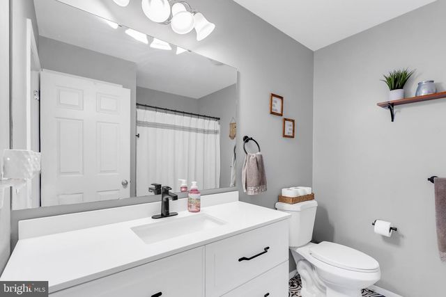 8960 BACONS RD, Delmar, DE 19940