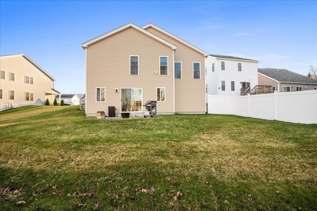 8 Tea Party Drive 8, Uxbridge, MA 01569