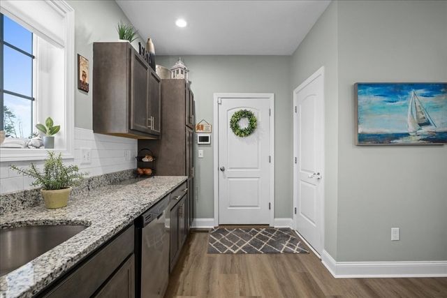 8 Tea Party Drive 8, Uxbridge, MA 01569