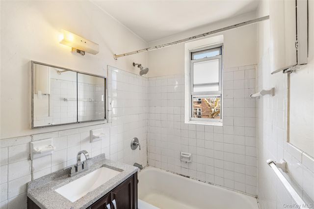 600 Locust Street 3G, Mount Vernon, NY 10552