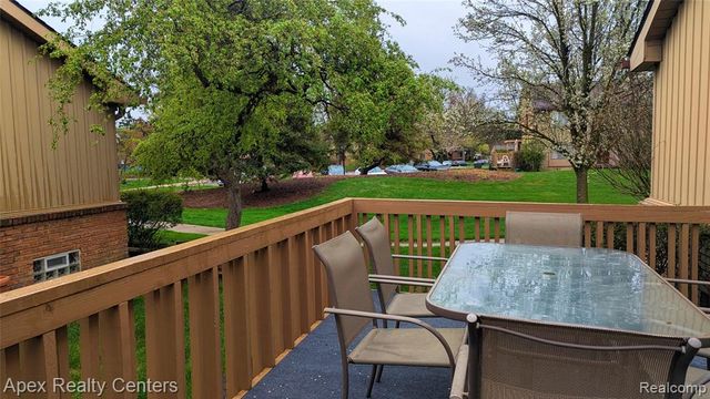 41682 Bedford Drive, Canton, MI 48187