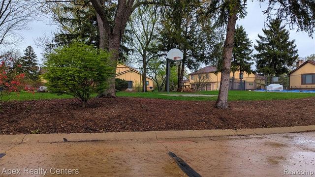 41682 Bedford Drive, Canton, MI 48187