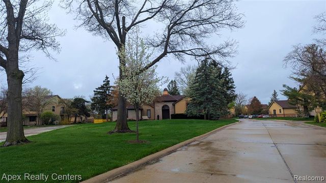 41682 Bedford Drive, Canton, MI 48187