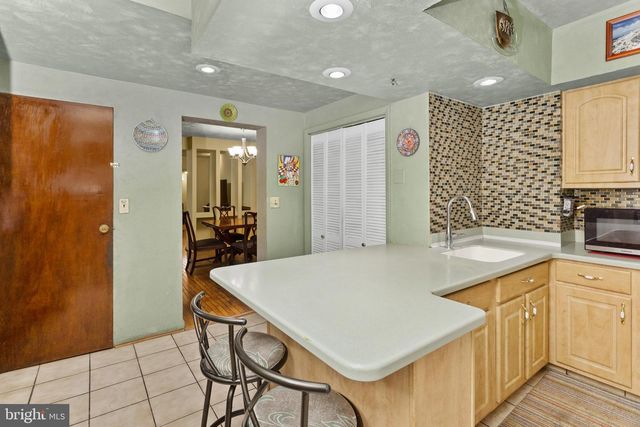 697 S OLDEN AVE, Trenton, NJ 08629