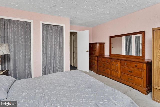 697 S OLDEN AVE, Trenton, NJ 08629