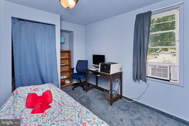 697 S OLDEN AVE, Trenton, NJ 08629