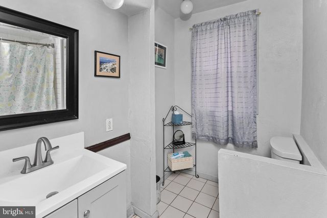 697 S OLDEN AVE, Trenton, NJ 08629