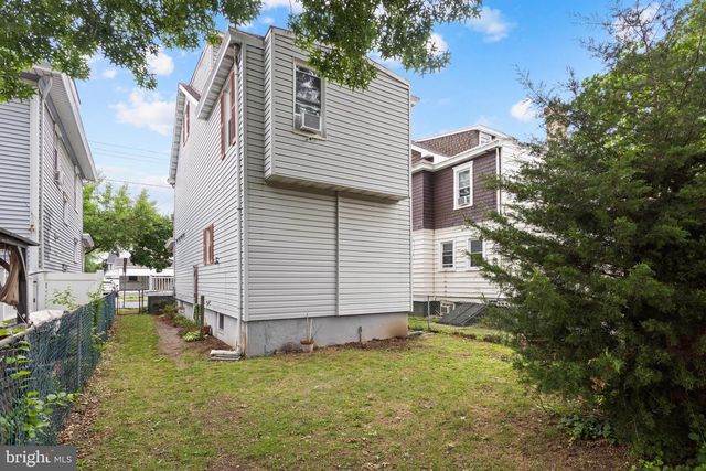 697 S OLDEN AVE, Trenton, NJ 08629