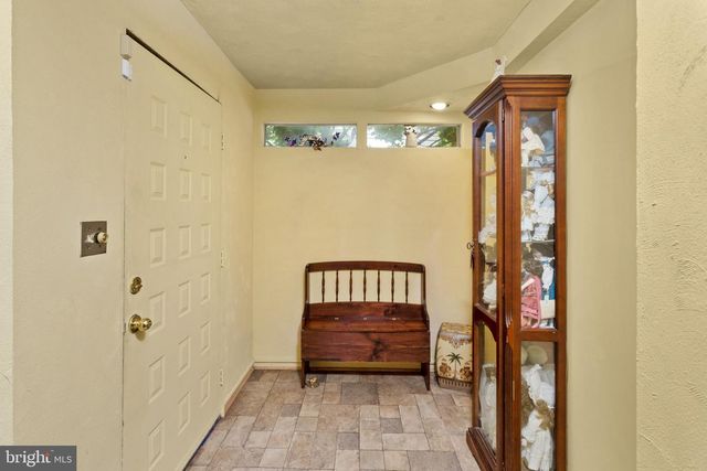 697 S OLDEN AVE, Trenton, NJ 08629