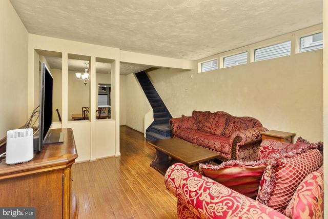 697 S OLDEN AVE, Trenton, NJ 08629