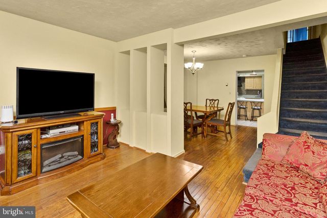 697 S OLDEN AVE, Trenton, NJ 08629