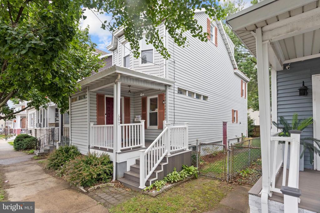 697 S OLDEN AVE, Trenton, NJ 08629