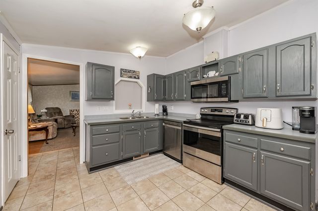 11 Falkland Lane, Rochester, NH 03867