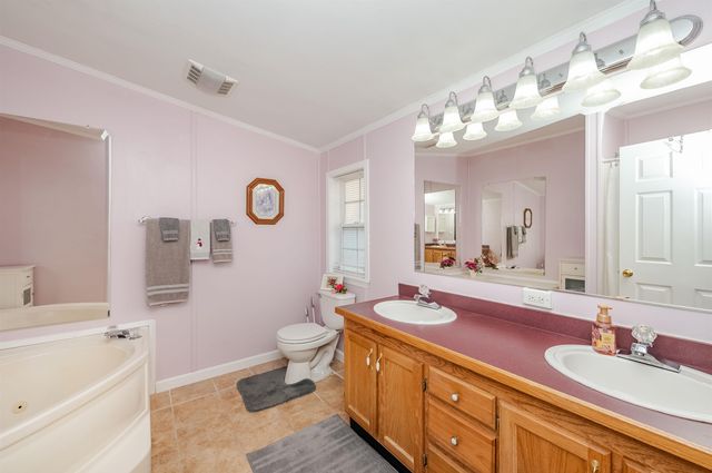 11 Falkland Lane, Rochester, NH 03867