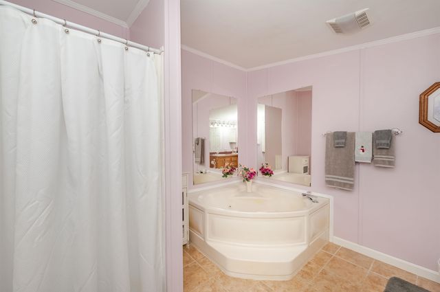 11 Falkland Lane, Rochester, NH 03867