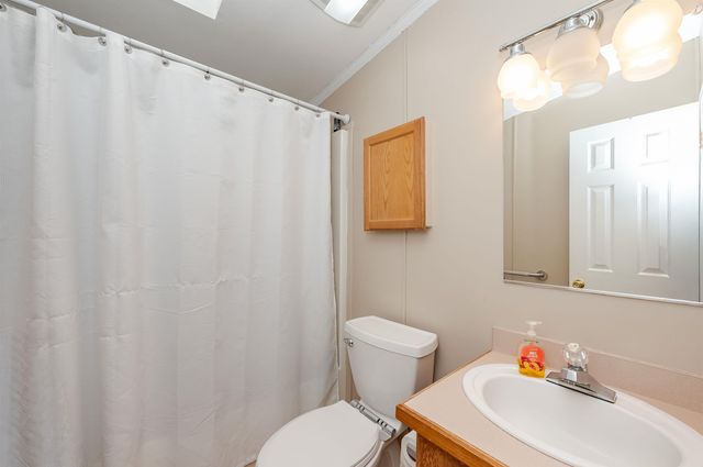 11 Falkland Lane, Rochester, NH 03867