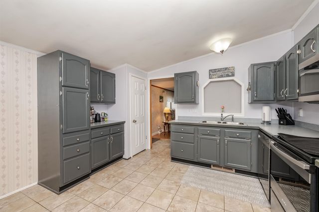 11 Falkland Lane, Rochester, NH 03867