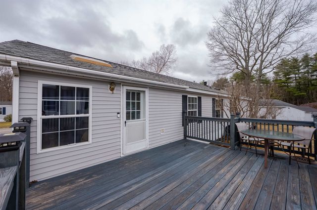 11 Falkland Lane, Rochester, NH 03867