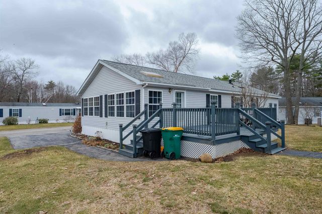 11 Falkland Lane, Rochester, NH 03867