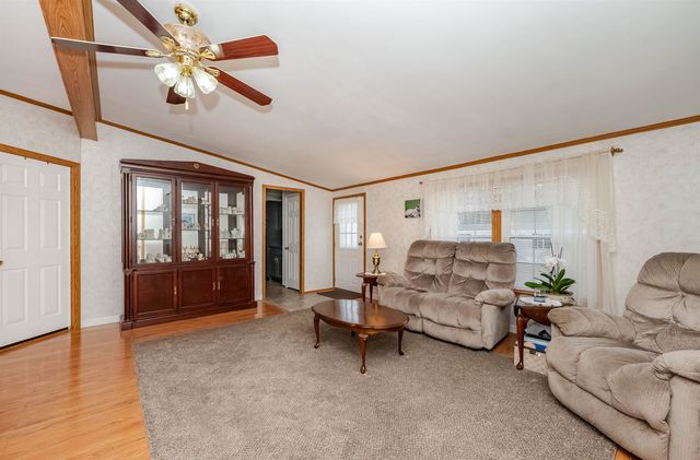 11 Falkland Lane, Rochester, NH 03867