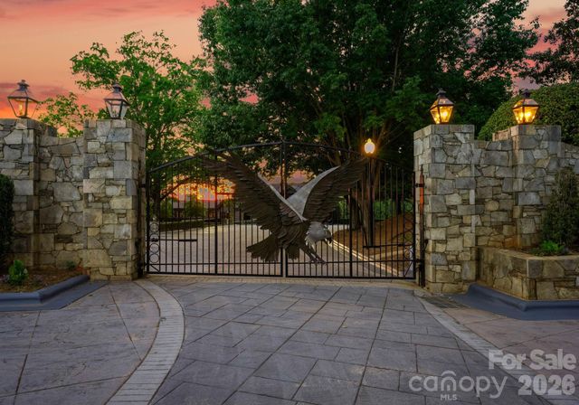 9715 Nine Eagles Lane, Charlotte, NC 28278