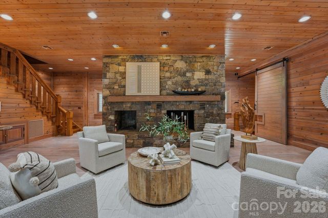 9715 Nine Eagles Lane, Charlotte, NC 28278