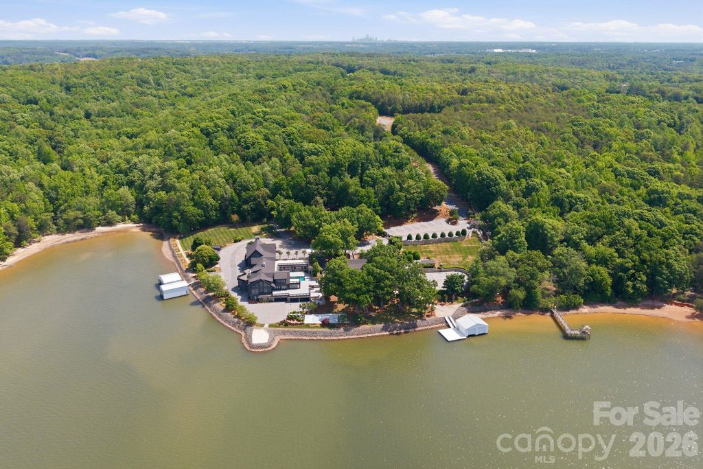 9715 Nine Eagles Lane, Charlotte, NC 28278