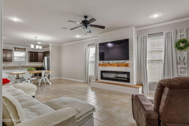 203 Saint Gaspar Street, Youngsville, LA 70592