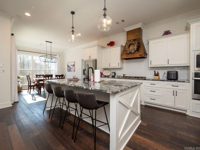 9237 Cliffside, Sherwood, AR 72120