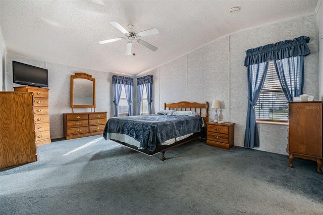 6827 S LAKE HENRY DRIVE NE, Winter Haven, FL 33881