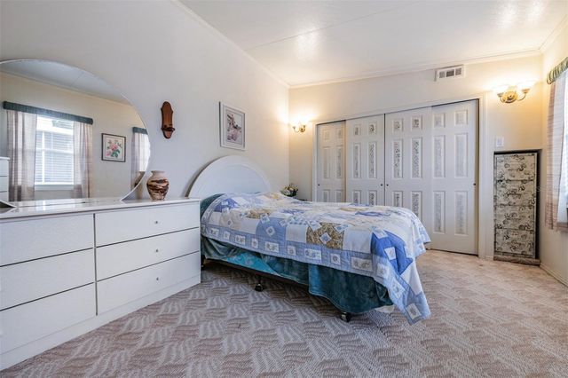 6827 S LAKE HENRY DRIVE NE, Winter Haven, FL 33881