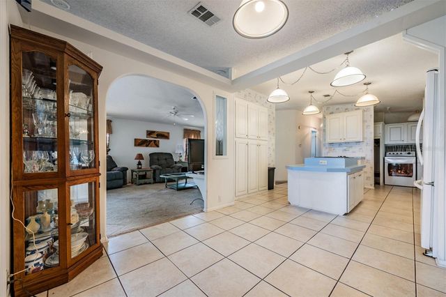 6827 S LAKE HENRY DRIVE NE, Winter Haven, FL 33881