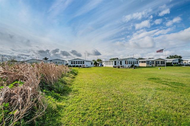 6827 S LAKE HENRY DRIVE NE, Winter Haven, FL 33881