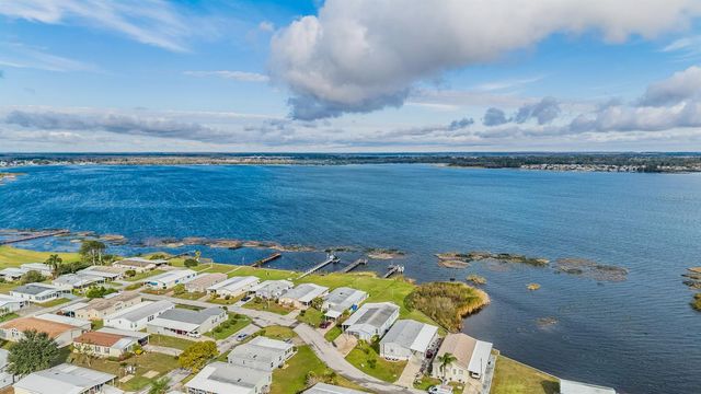 6827 S LAKE HENRY DRIVE NE, Winter Haven, FL 33881