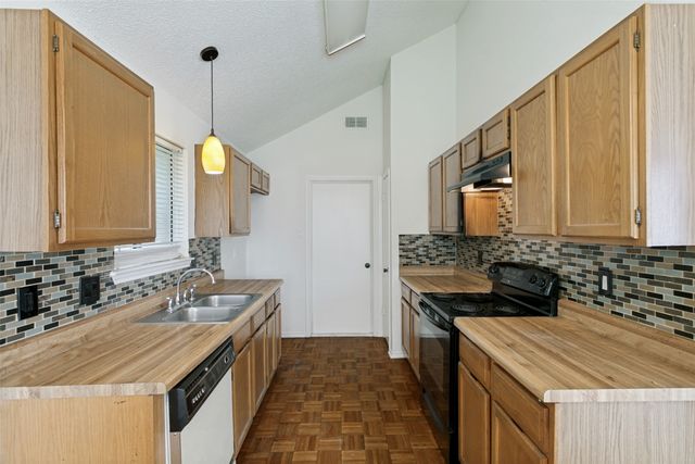 2813 Creekwood Lane, Fort Worth, TX 76123