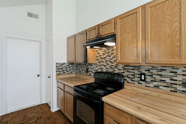 2813 Creekwood Lane, Fort Worth, TX 76123