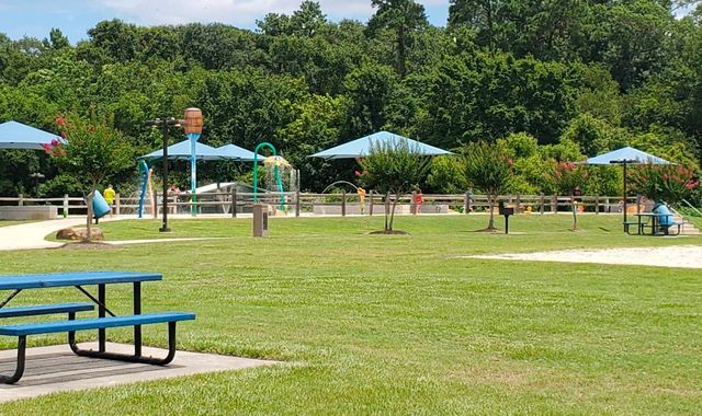 939 Avenue J Pl, Conroe, TX 77301
