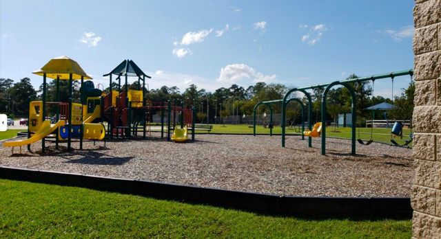 939 Avenue J Pl, Conroe, TX 77301