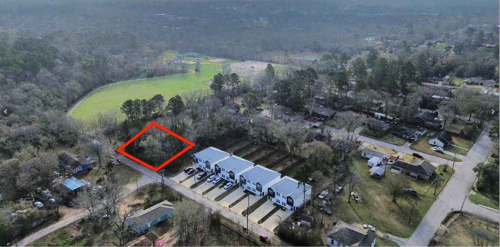 939 Avenue J Pl, Conroe, TX 77301