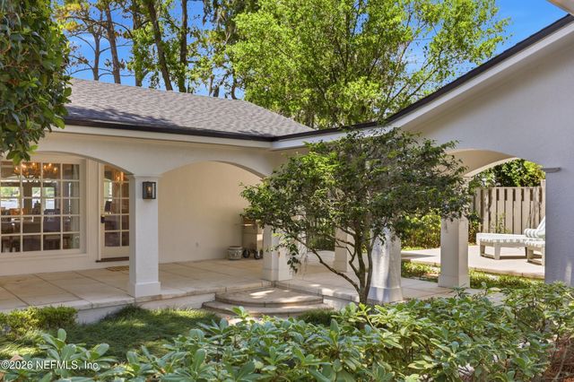 4422 MCGIRTS Boulevard, Jacksonville, FL 32210