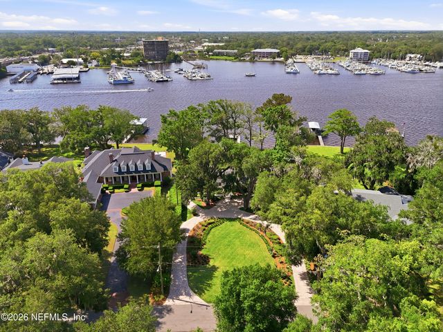 4422 MCGIRTS Boulevard, Jacksonville, FL 32210