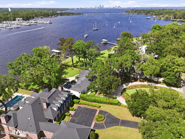 4422 MCGIRTS Boulevard, Jacksonville, FL 32210