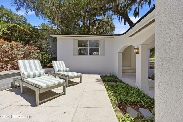 4422 MCGIRTS Boulevard, Jacksonville, FL 32210