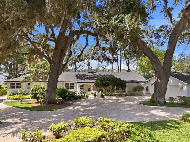 4422 MCGIRTS Boulevard, Jacksonville, FL 32210